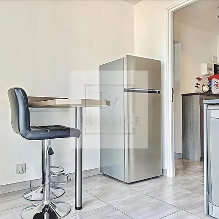Apartment B&v Prestige - T1 Proche Du Tram